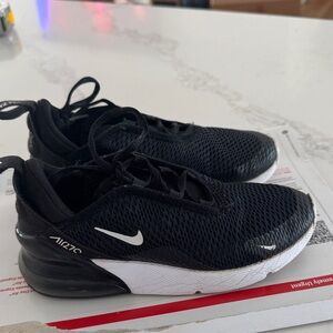 Nike Black and White Air Max 270 Sneakers size 1 youth
